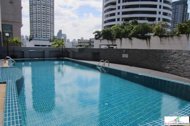 2 bedroom condo with seaview is a very convenience area  for sale - Beach road north Pattaya-24