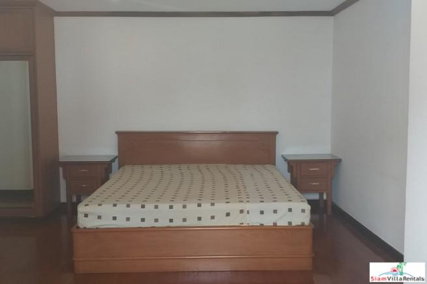 Le Premier Condo | Spacious Three Bedroom Family Style Condo with Extra Storage in Thong Lo-5