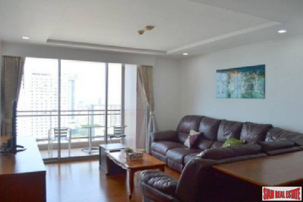 2 bedroom condo with seaview is a very convenience area  for sale - Beach road north Pattaya-2