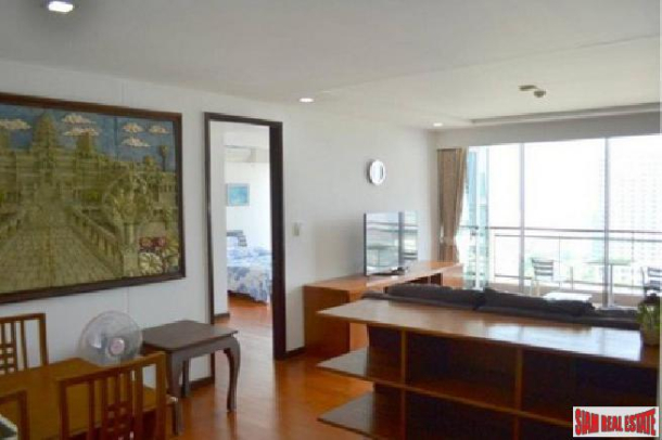 2 bedroom condo with seaview is a very convenience area  for sale - Beach road north Pattaya-3