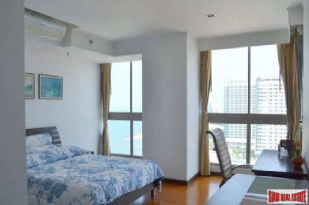 2 bedroom condo with seaview is a very convenience area  for sale - Beach road north Pattaya-4