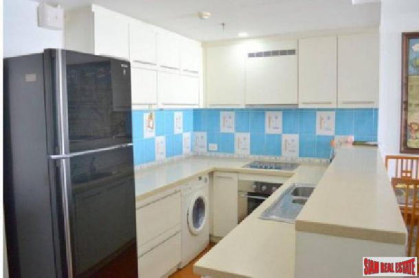 2 bedroom condo with seaview is a very convenience area  for sale - Beach road north Pattaya-6