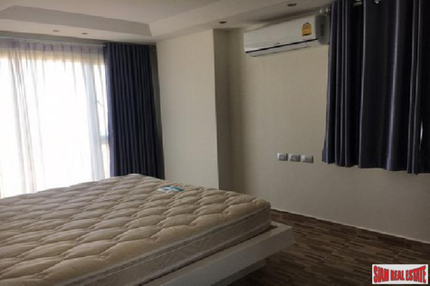 2 bedroom condo in a well maintenance development for sale - Phratamnak-11