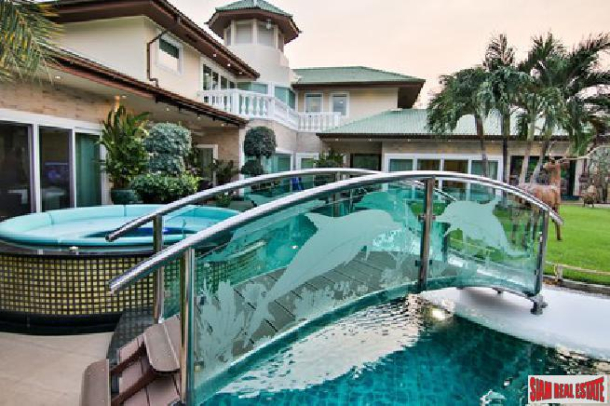 Elegant 4 big bedroom pool villa with private mooring for sale - Na jomtien-11