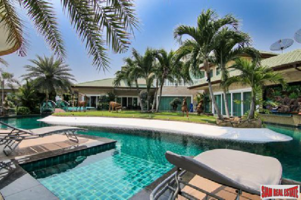 Elegant 4 big bedroom pool villa with private mooring for sale - Na jomtien-30