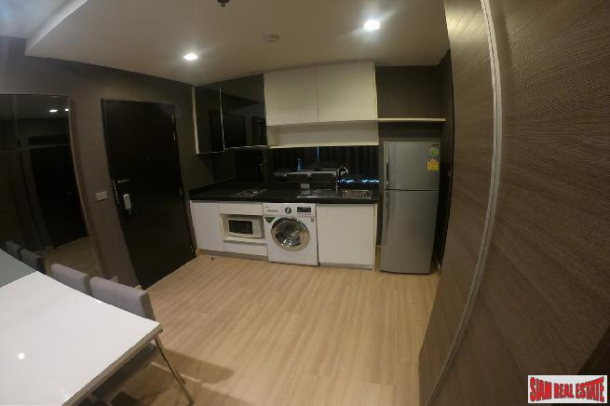 Sky Walk | Large One Bed with City Views for Sale at Sky Walk Condo, BTS Phra Khanong-14
