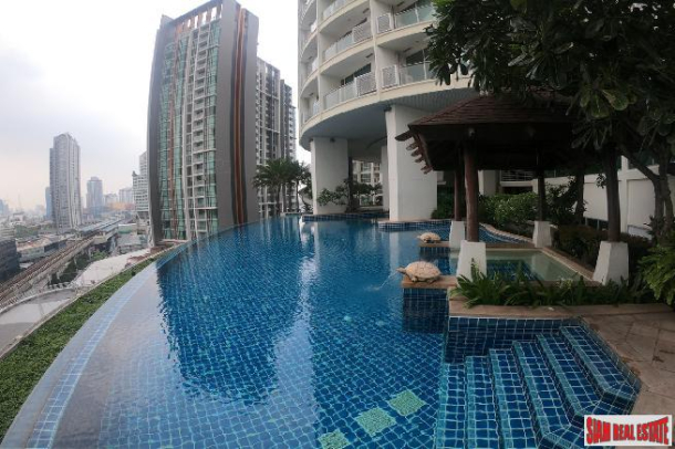 Sky Walk | Large One Bed with City Views for Sale at Sky Walk Condo, BTS Phra Khanong-22