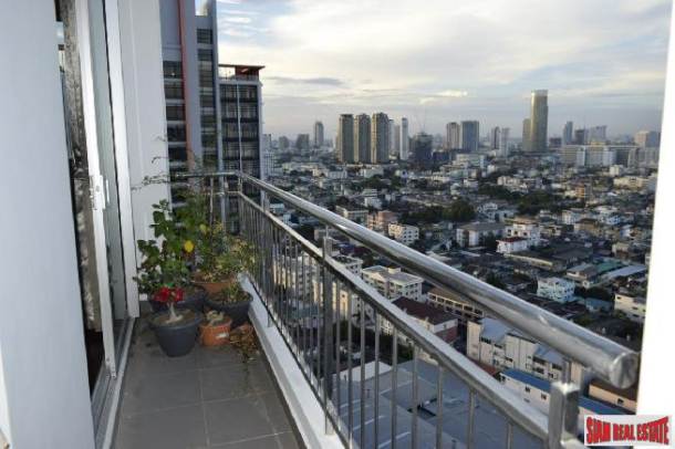 Supalai Lite Sathorn-Charoenrat | Two Bed Penthouse Condo for Sale-29