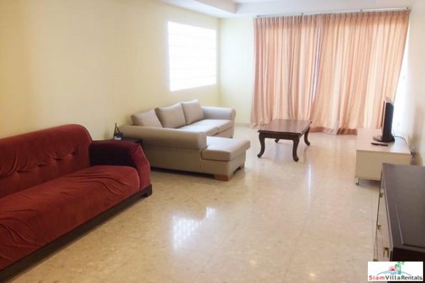 Nusasiri Grand Condo | Large Two Bedroom Condo for Rent Only a One Minute Walk to BTS Ekkamai-4
