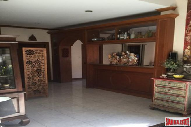 3 bedroom villa located at a very nice quiet and convenience areas for sale- East Pattaya-10