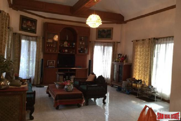 3 bedroom villa located at a very nice quiet and convenience areas for sale- East Pattaya-4