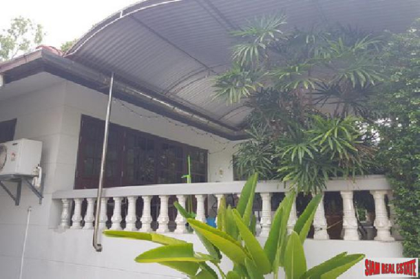 beautiful 3 bedroom and a well maintenance village for sale - East Pattaya-19
