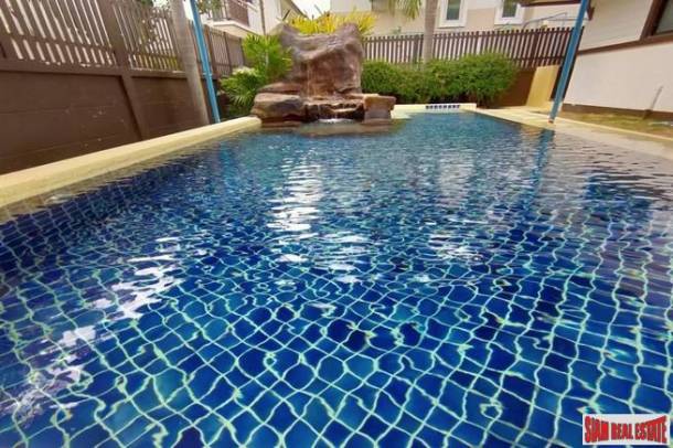 beautiful 3 bedroom and a well maintenance village for sale - East Pattaya-7