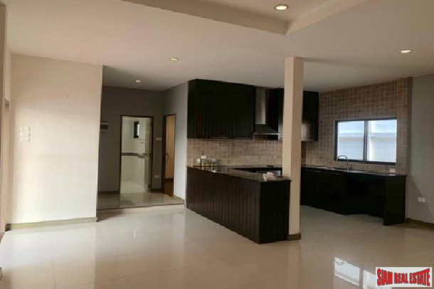 Unfurnished  2 bedroom house in a tropical area for sale - East Pattaya-4