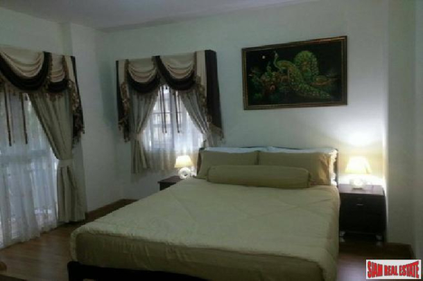 beautiful 3 bedroom pool villa with a nice decoration in at quiet area for sale - East pattaya-13