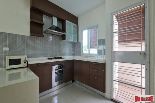 1 bedroom Condo with seaview in a cosy area for sale - Phratamnak-16