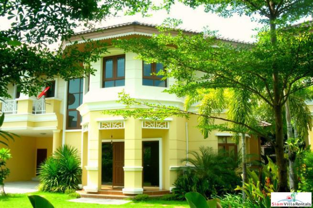 Large Four Bedroom House with Pool in Secure Compound for Rent at Ramkhamheang-14