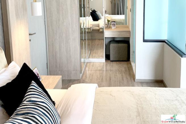 RHYTHM Ekkamai | Large Modern Two Bedroom Corner for Rent in New Condo-14