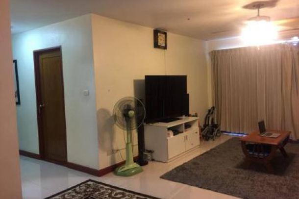 Ratchada Pavilion | Large 2 Bed Condo with Excellent Views at Chatuchak-14