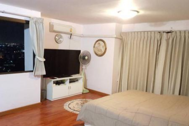 Ratchada Pavilion | Large 2 Bed Condo with Excellent Views at Chatuchak-4