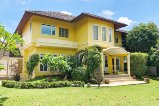 Large 4 Bed House for Rent at Thawi Watthana-1