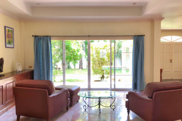 Large 4 Bed House for Rent at Thawi Watthana-10