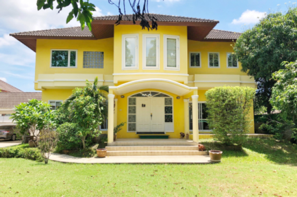 Large 4 Bed House for Rent at Thawi Watthana-24