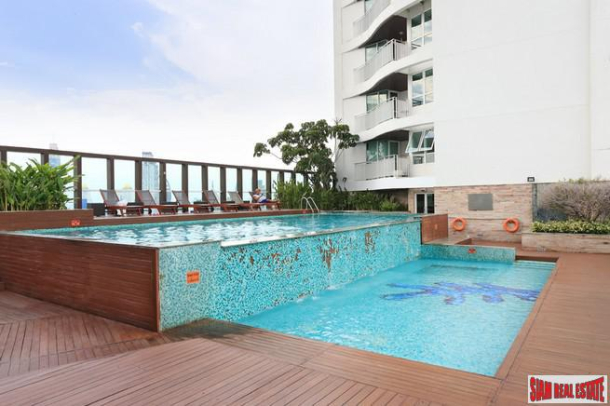 Urbana Langsuan | Comfortable Two Bedroom Condo with Lots of Wood Accents in Lumphini-13