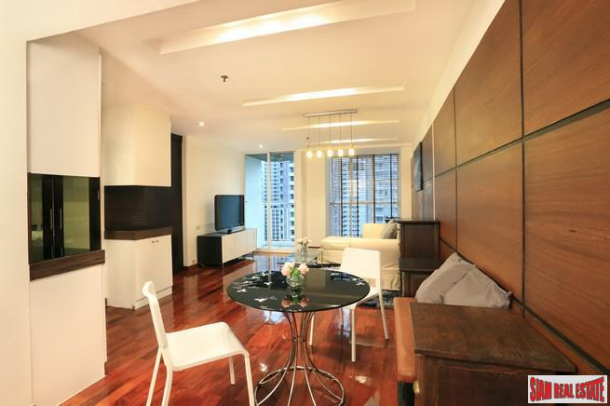 Urbana Langsuan | Comfortable Two Bedroom Condo with Lots of Wood Accents in Lumphini-4