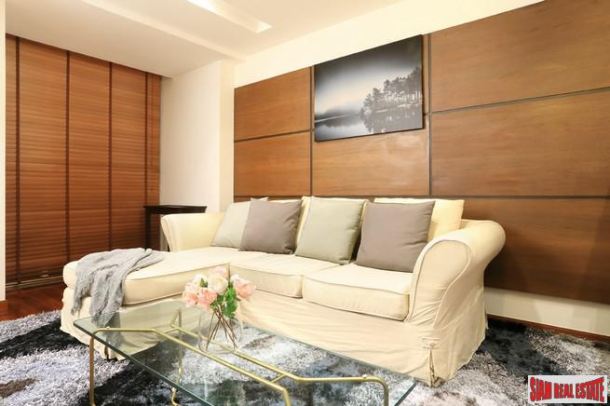 Urbana Langsuan | Comfortable Two Bedroom Condo with Lots of Wood Accents in Lumphini-5