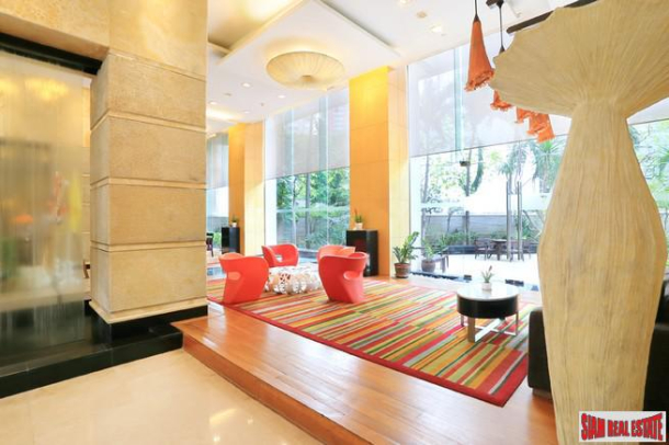 Urbana Langsuan | Comfortable Two Bedroom Condo with Lots of Wood Accents in Lumphini-6