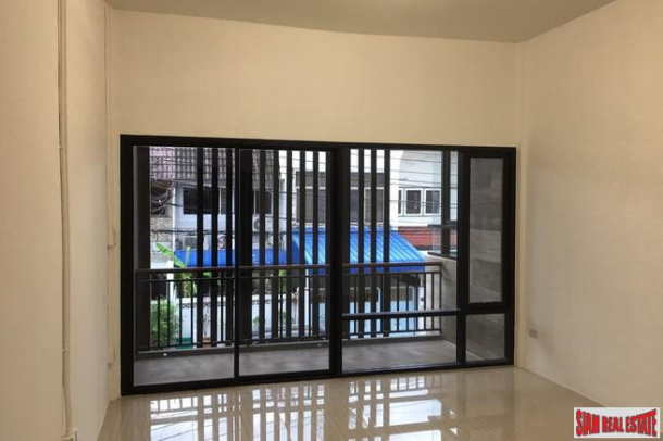 Bright and Contemporary Three Bedroom House for Sale in the Phra Khanong Area of Bangkok-2