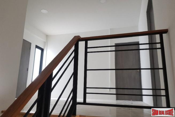 Bright and Contemporary Three Bedroom House for Sale in the Phra Khanong Area of Bangkok-3