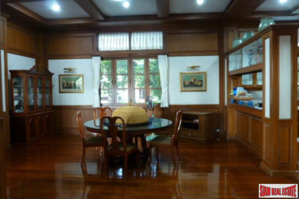 Beautiful Two Storey, Six Bedroom Modern Thai-Style House on 3 Rai of Land Near Don Muang Airport-15