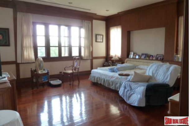 Beautiful Two Storey, Six Bedroom Modern Thai-Style House on 3 Rai of Land Near Don Muang Airport-20