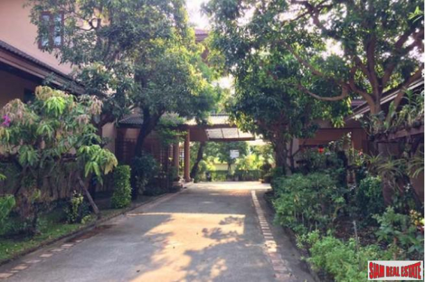 Beautiful Two Storey, Six Bedroom Modern Thai-Style House on 3 Rai of Land Near Don Muang Airport-4