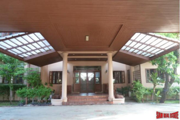 Beautiful Two Storey, Six Bedroom Modern Thai-Style House on 3 Rai of Land Near Don Muang Airport-6