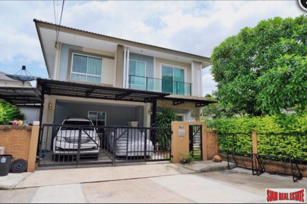 The Plant | Private and Spacious Three Bedroom House with Garden at Phatthanakan 38, Suan Luang-1