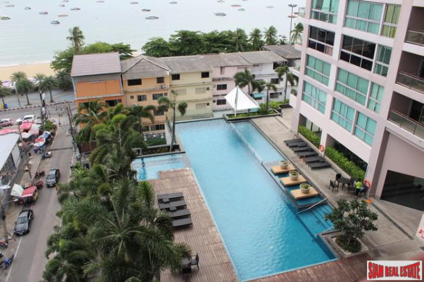 A Luxury 3 beds Condo For Sale Near Pattaya Beach-1