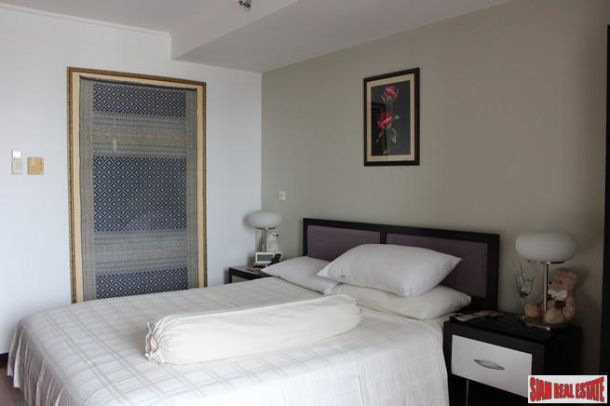 A Luxury 3 beds Condo For Sale Near Pattaya Beach-16