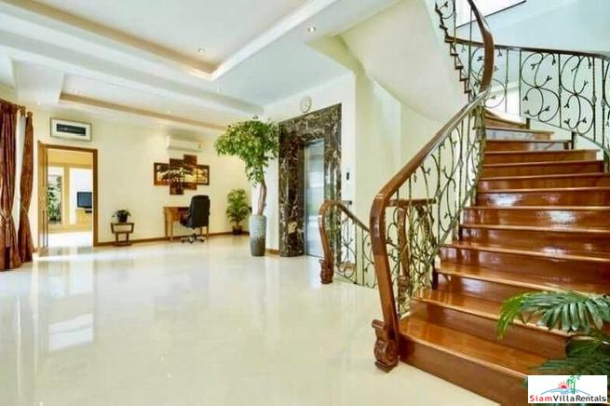 Luxurious 930 sq.m. 5 Storey Modern Style Villa for Sale Near Walking Street at South Pattaya - Financing Available-12