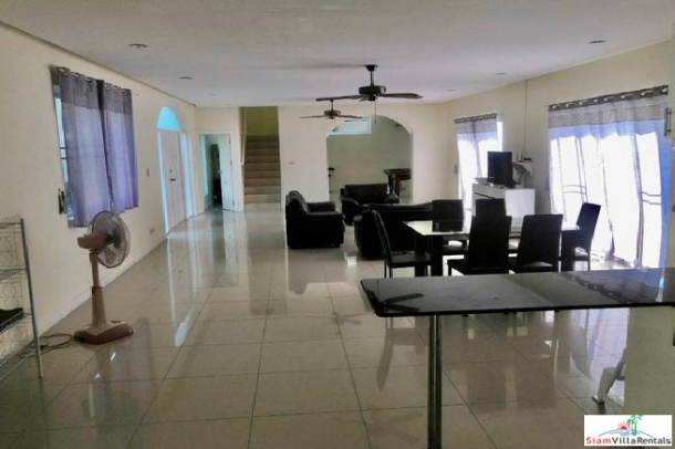 Large four bedroom house for rent with private pool in Huay Yai-5
