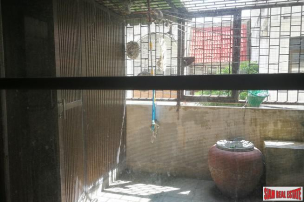 Four Bedroom House Ready for Renovation in Phra Khanong-4