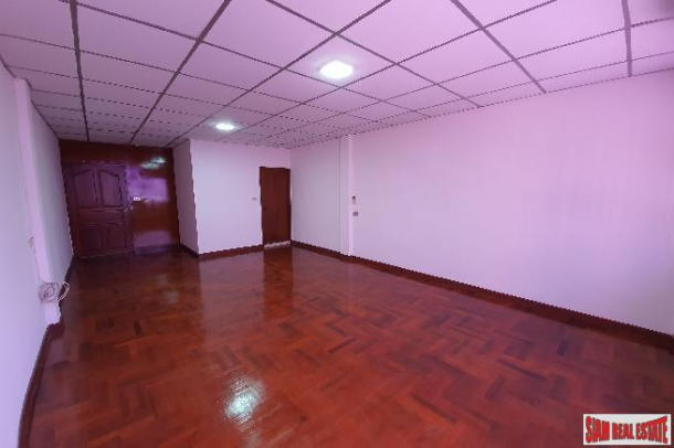 Four Bedroom House Ready for Renovation in Phra Khanong-7