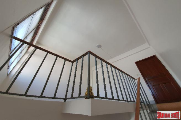 Four Bedroom House Ready for Renovation in Phra Khanong-10