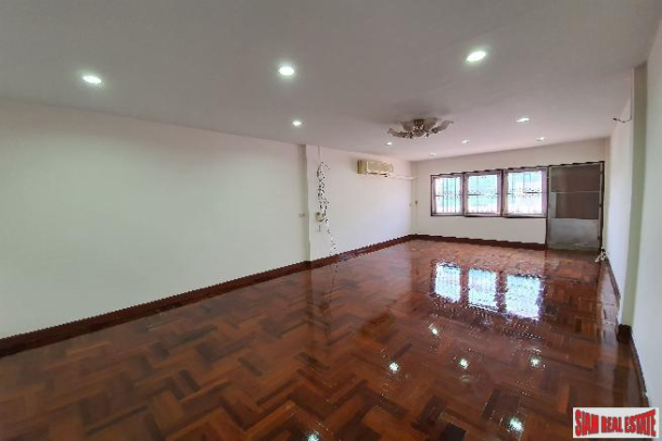 Four Bedroom House Ready for Renovation in Phra Khanong-12