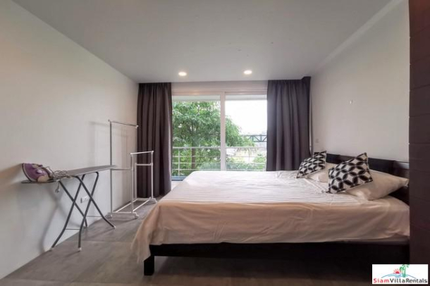 Cozy One Bedroom Laguna Condo with Tree-Lined Views-11