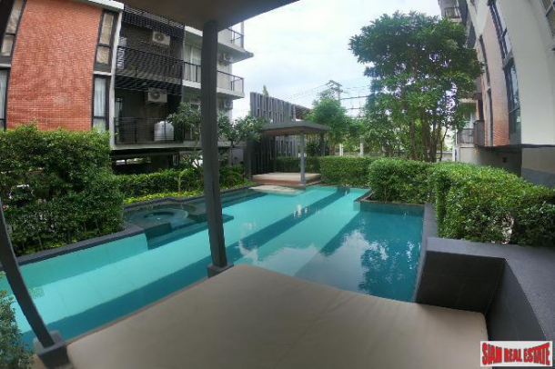 Apple Condo | Large 1 Bed Condo for Sale in Low-Rise Building with Serene Surroundings at Sukhumvit 107, BTS Bearing - Excellent Rental Potential!-2