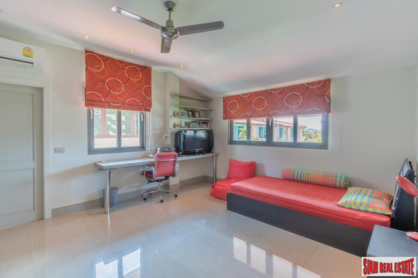 Cassia Residence | Relaxing Lagoon and Pool Views from this One Bedroom Laguna Condo-12