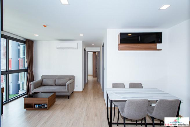 Taka Haus Ekamai 12| Two Bedroom Corner Condo for Rent in Ekkamai-3